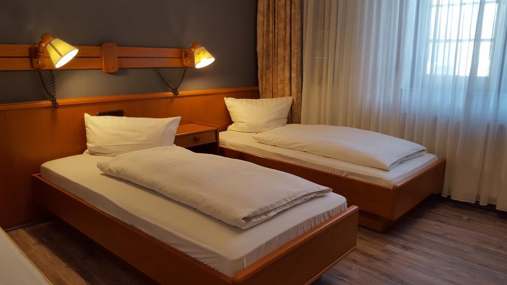 Hotel Alt Steinbach Steinbach im Taunus Eksteriør billede